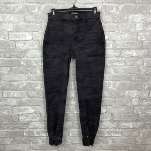 Express Black Camo Cropped Straight Jeans